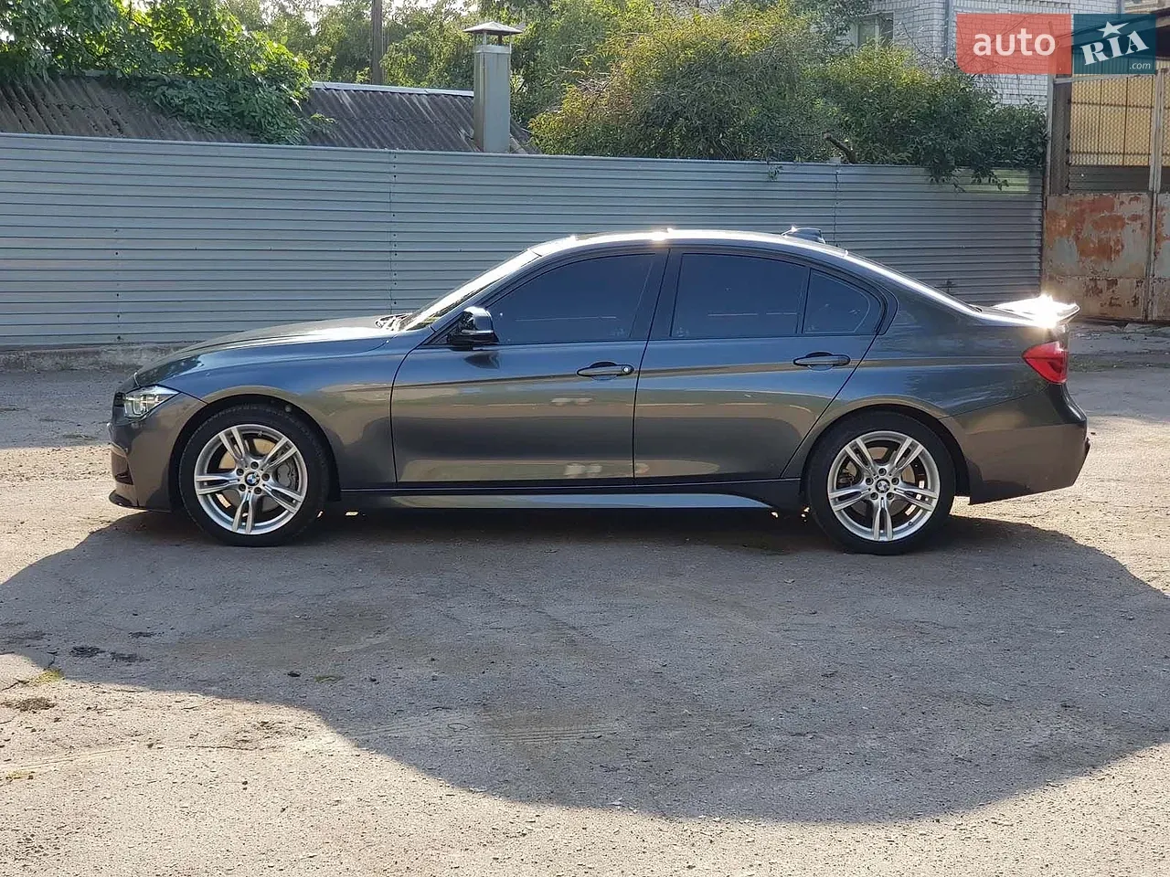 BMW 3 Series 2016 photo 3
