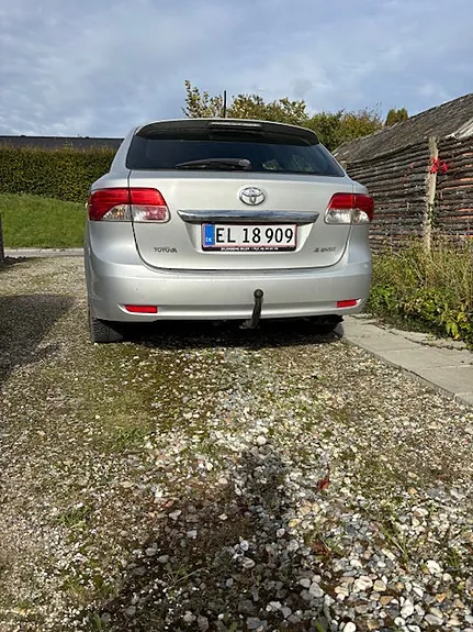 Toyota Avensis 2012 photo 5
