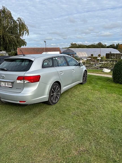 Toyota Avensis 2012 photo 4