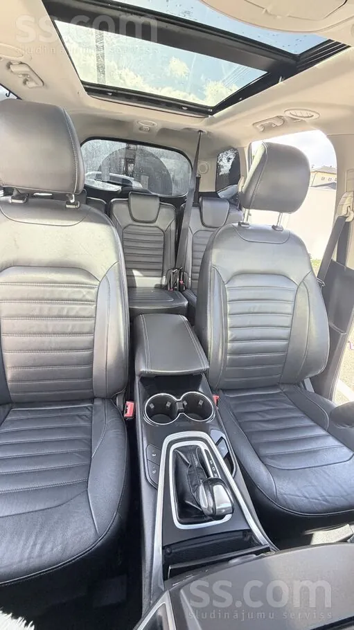 Ford Galaxy 2017 photo 4