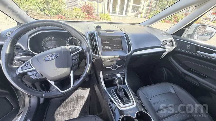 Ford Galaxy 2017 photo 3