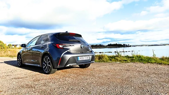 Toyota Corolla 2023 photo 2