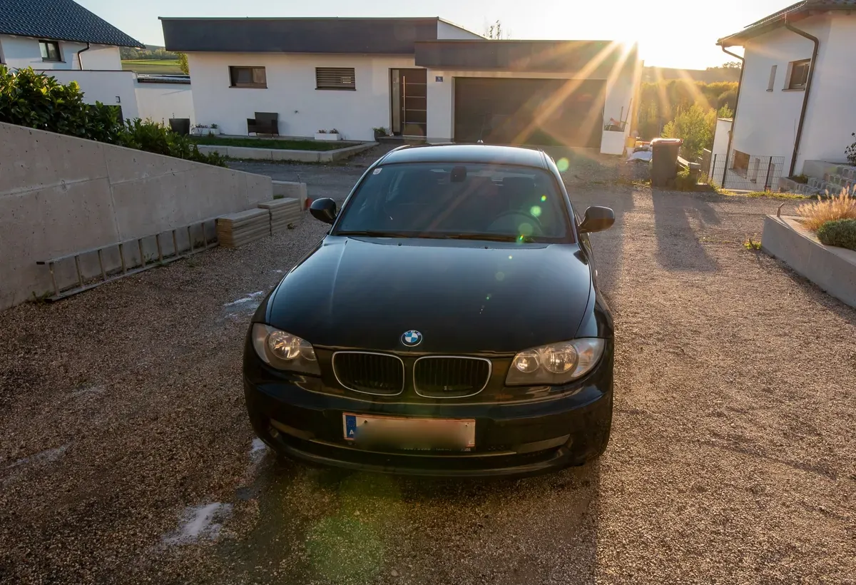 BMW 1 Series 2010 photo 2