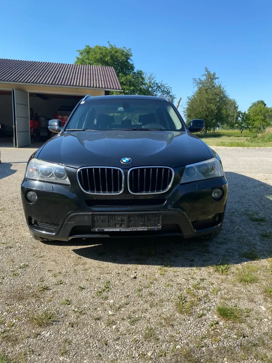BMW X3 2011 photo 2