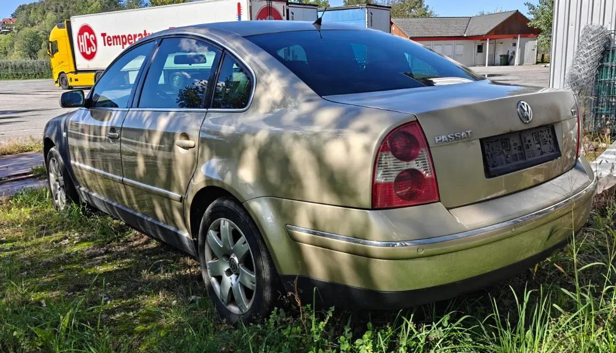 Volkswagen Passat 2002 photo 2