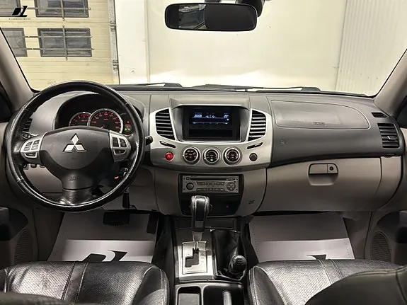 Mitsubishi L200 2012 photo 5
