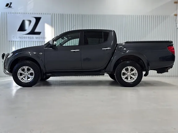 Mitsubishi L200 2012 photo 2