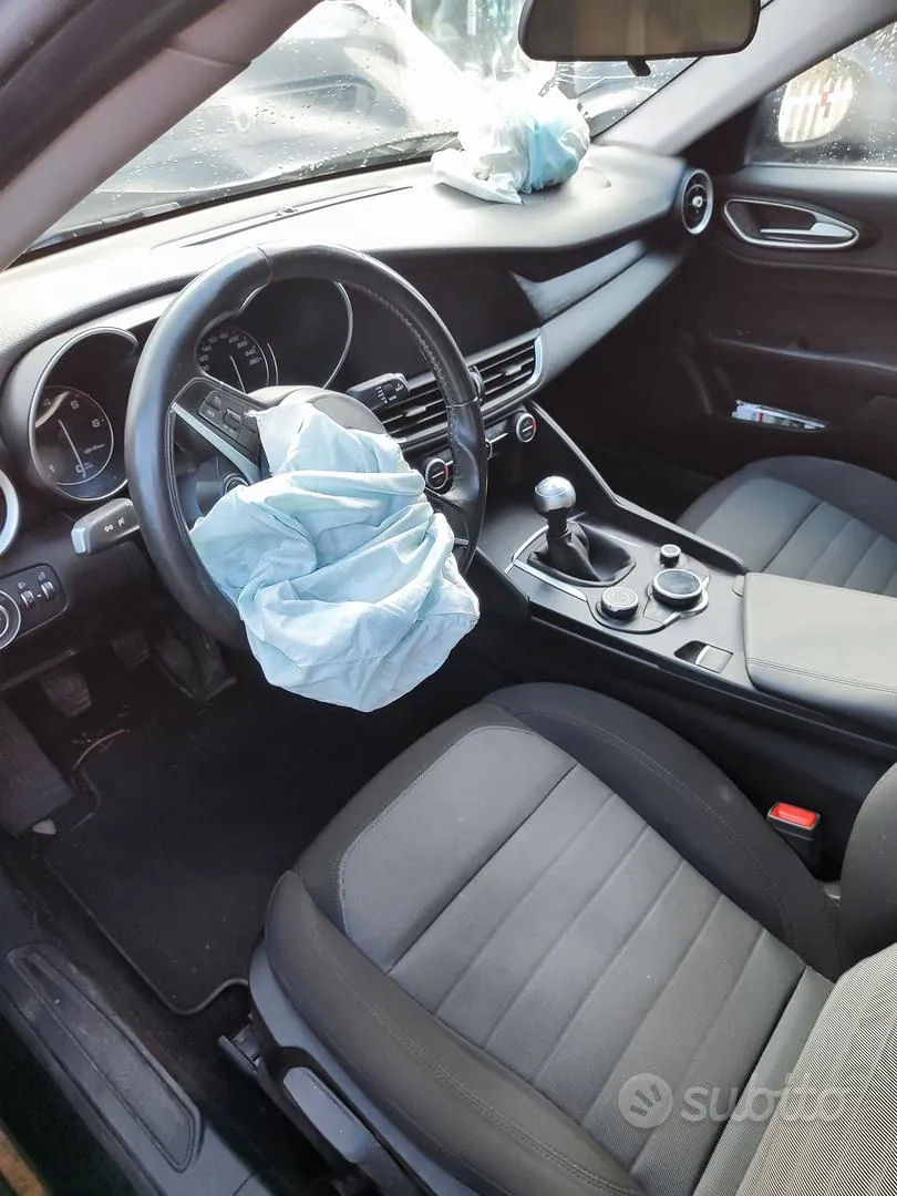 Alfa Romeo Giulia 2017 photo 5