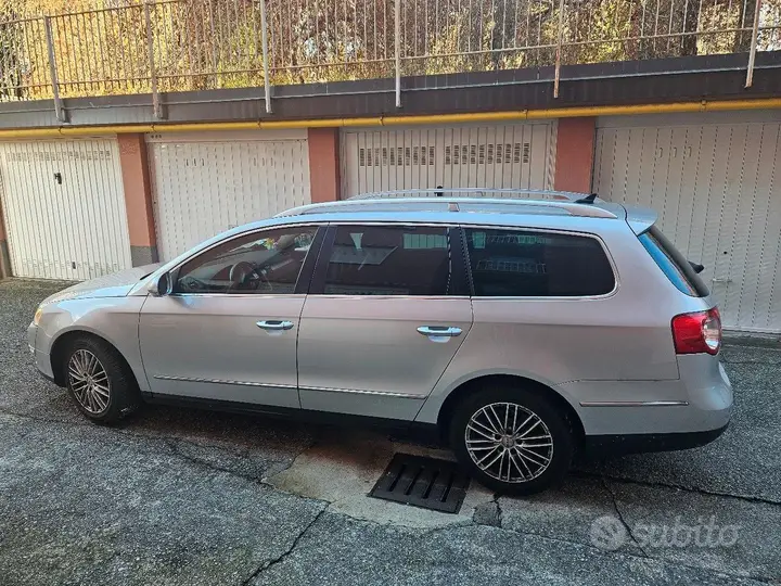 Volkswagen Passat 2009 photo 2