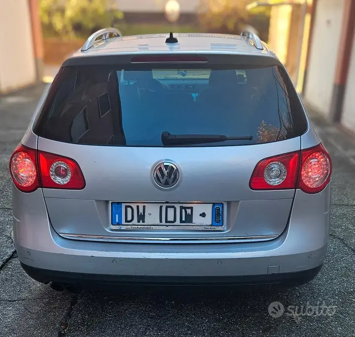 Volkswagen Passat 2009 photo 3