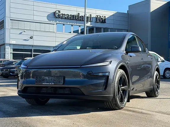 Tesla Model Y 2026 photo 2