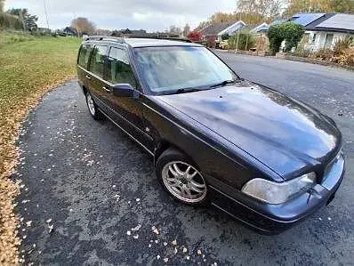 Volvo V70 2000 photo 2