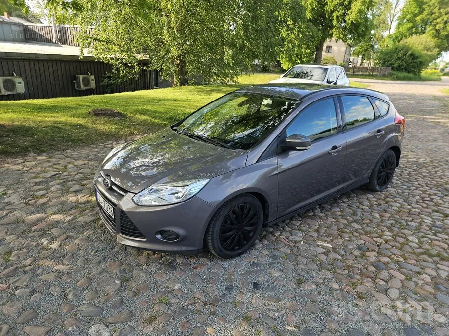 Ford Focus 2013 photo 3