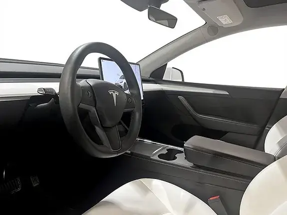Tesla Model Y 2023 photo 4