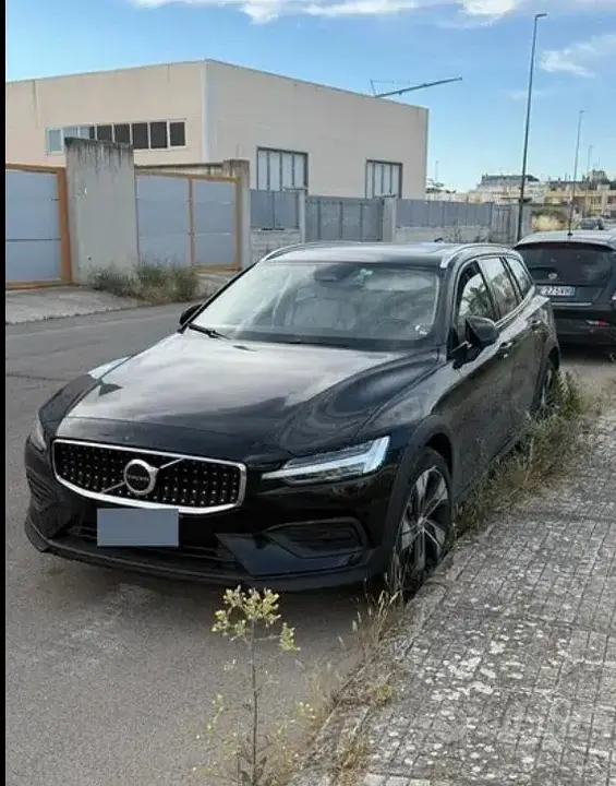 Volvo V60 2022 photo 3