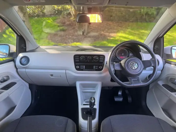 Volkswagen Up 2016 photo 3
