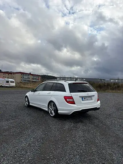 Mercedes-Benz C 220 2013 photo 4