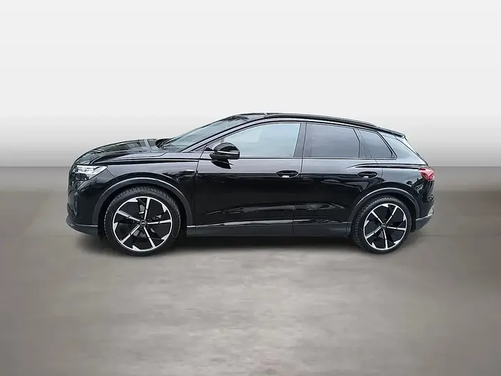 Audi Q4 2022 photo 2