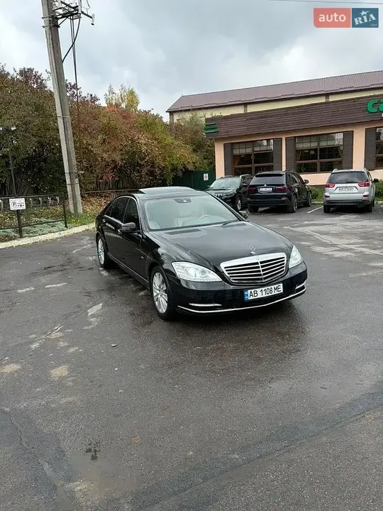 Mercedes-Benz S-Class