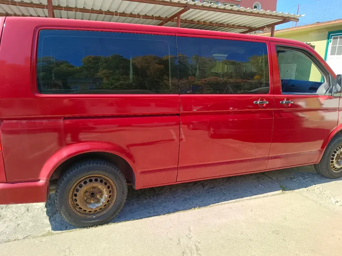 Volkswagen T5 2005 photo 2