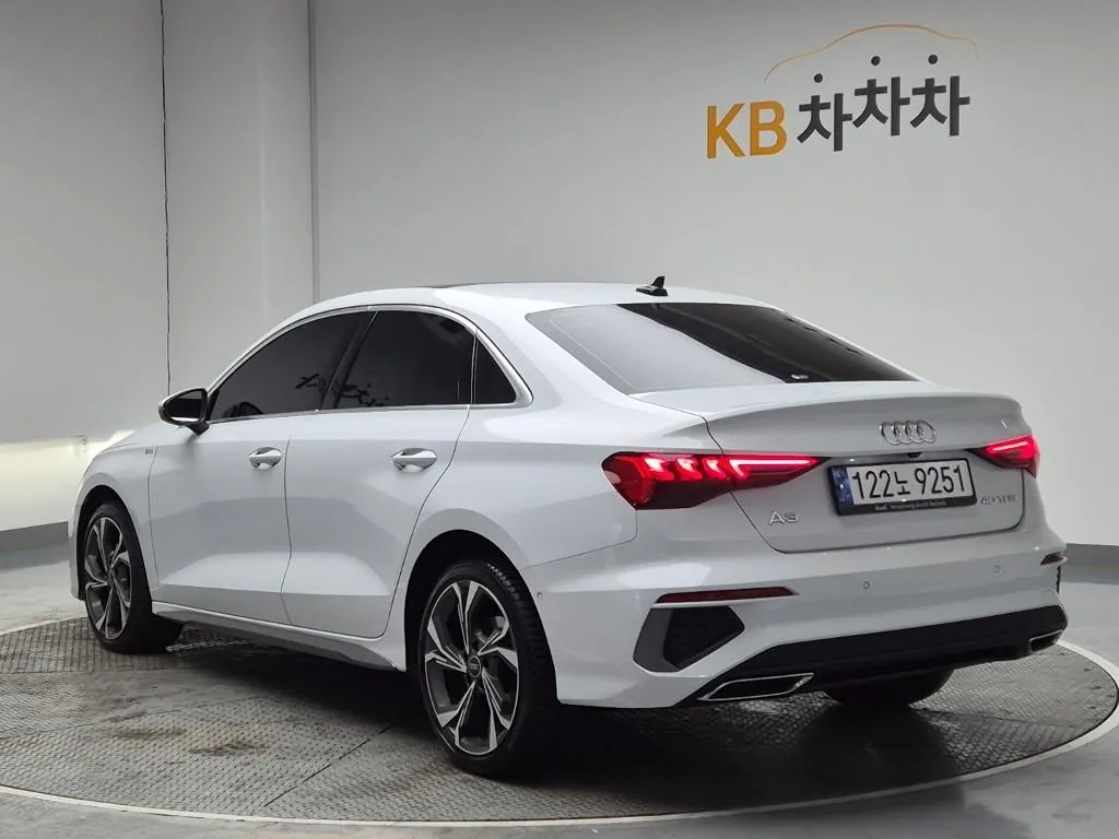 Audi A3 2024 photo 2