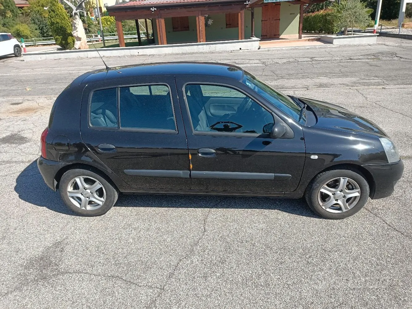Renault Clio 2008 photo 4