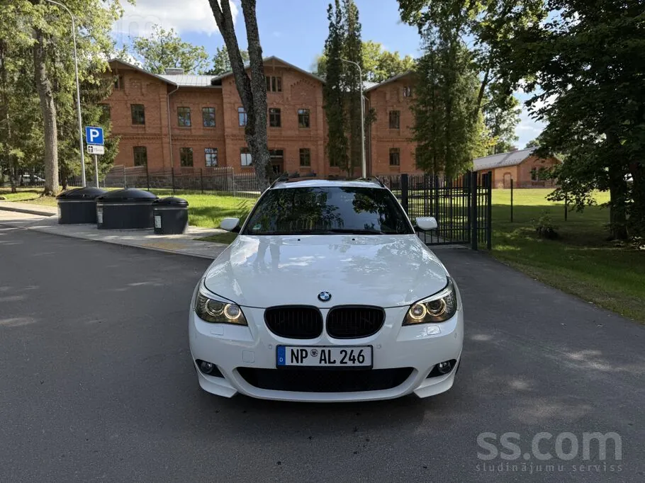 BMW 530 2009 photo 2