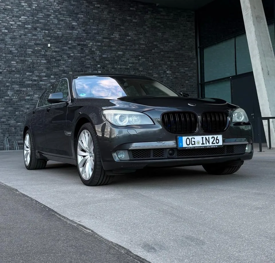 BMW 750I