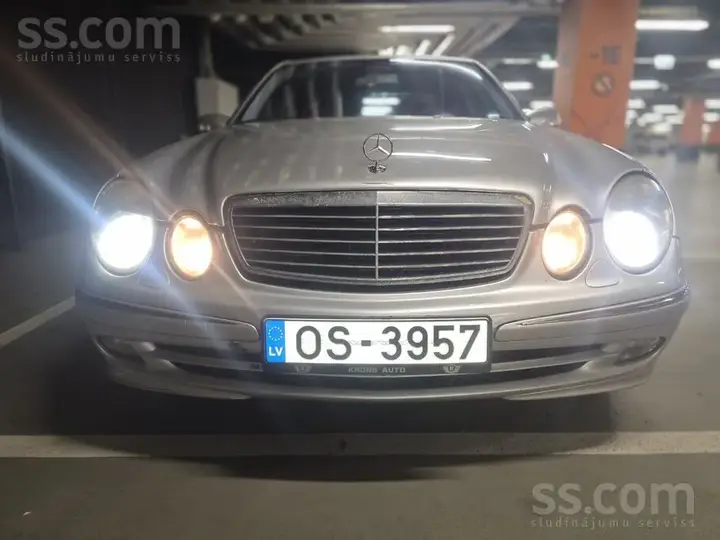 Mercedes-Benz E320