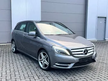 Mercedes-Benz B180