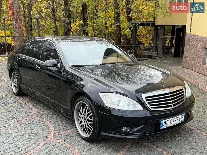Mercedes-Benz S-Class