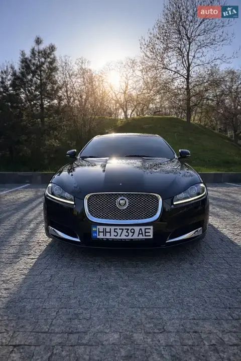 Jaguar Xf 2013 photo 2