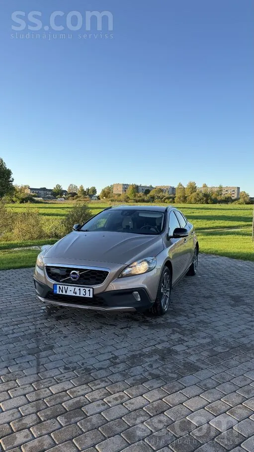 Volvo V40