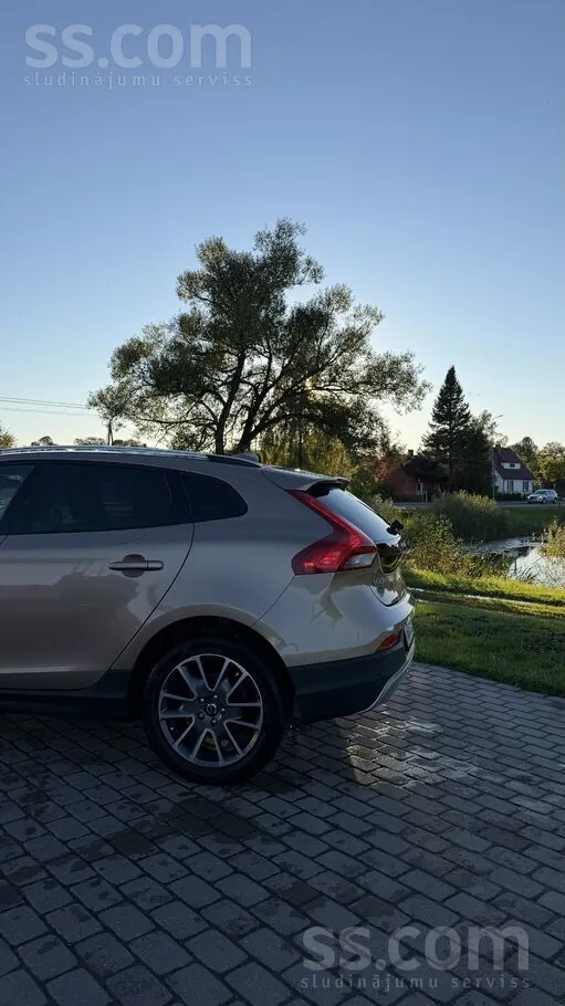 Volvo V40 2013 photo 3