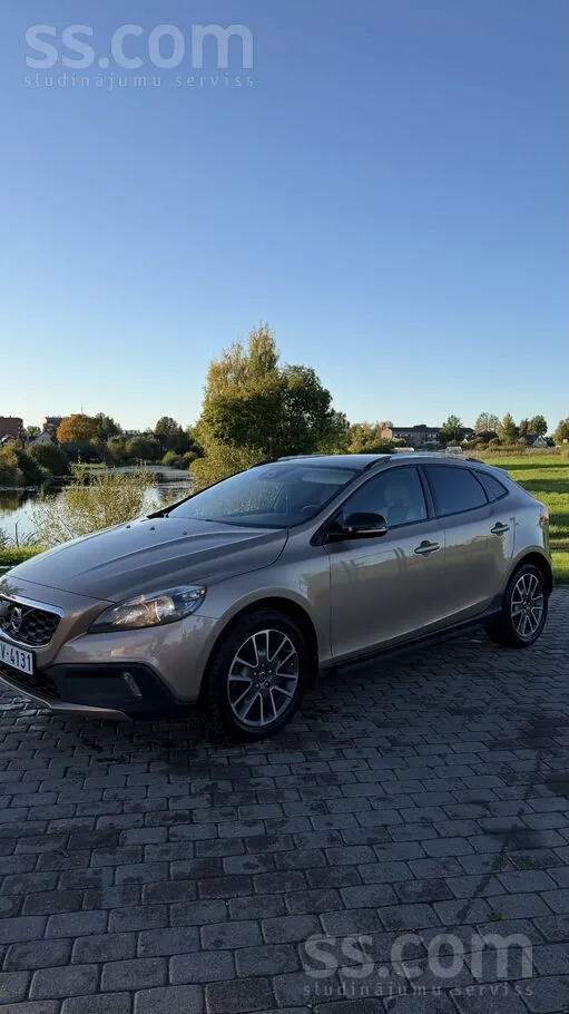 Volvo V40 2013 photo 4