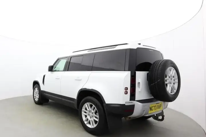 Land Rover Defender 110 2023 photo 2
