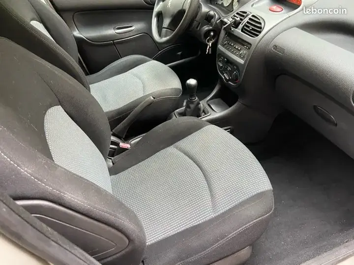 Peugeot 206 2004 photo 4