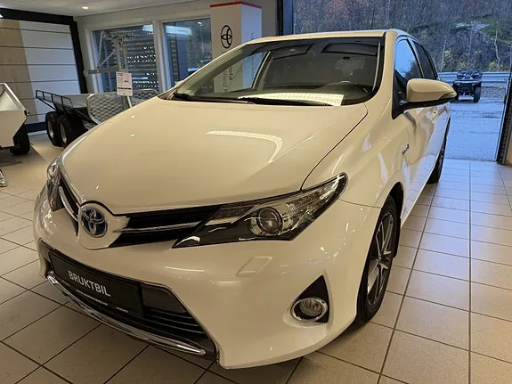 Toyota Auris 2014 photo 2