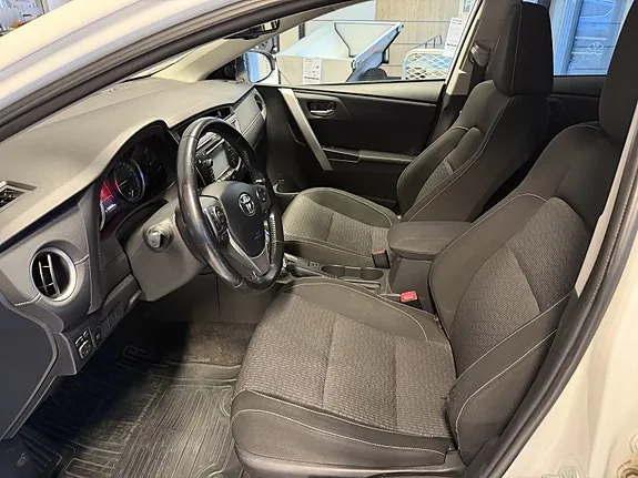 Toyota Auris 2014 photo 5