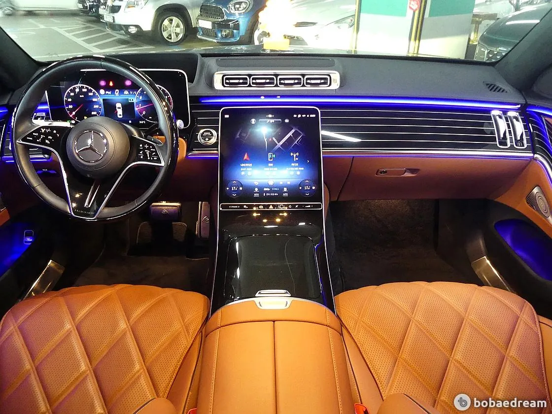 Mercedes-Benz Maybach S580 2023 photo 4