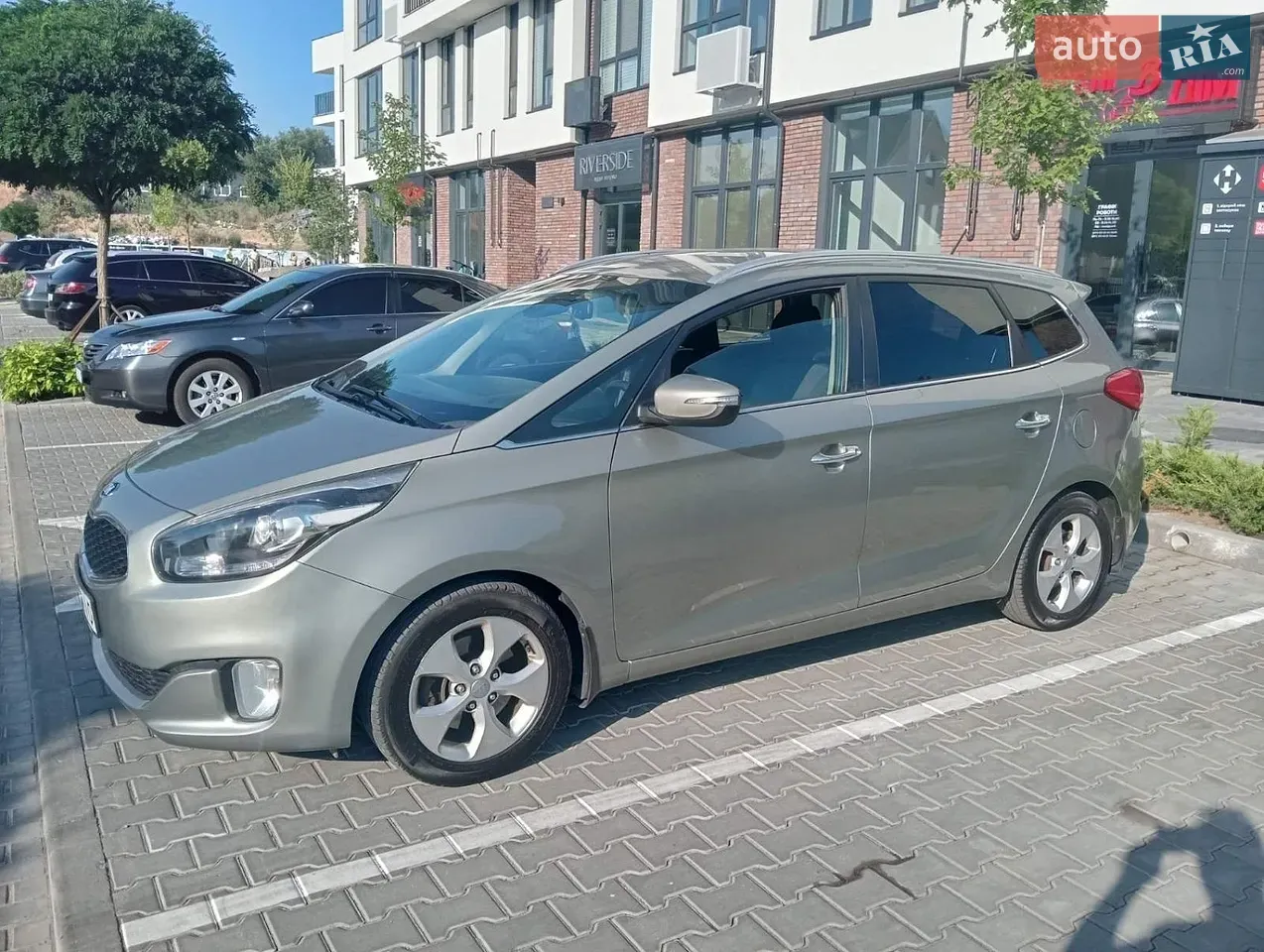 Kia Carens 2014 photo 4