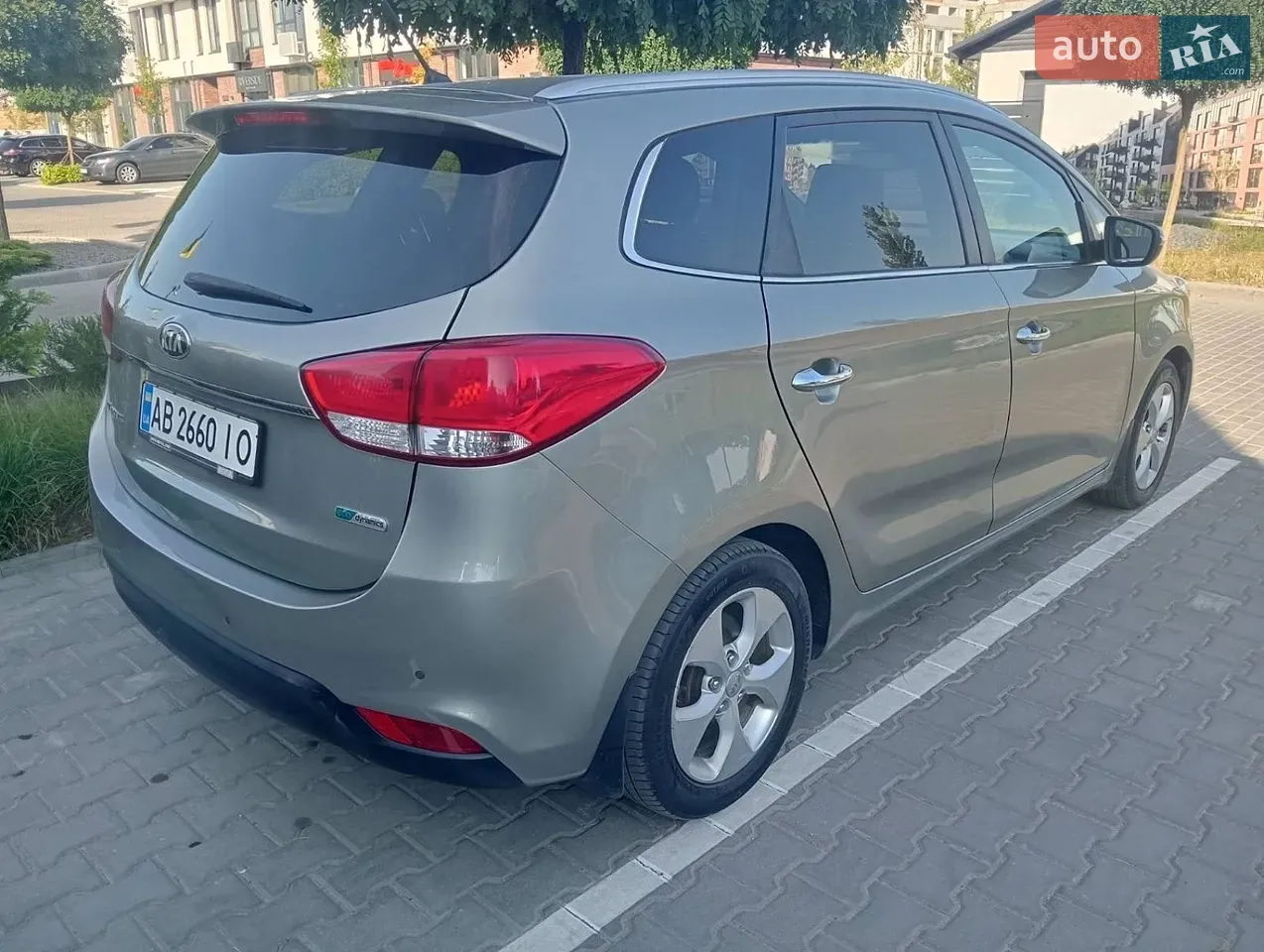 Kia Carens 2014 photo 5