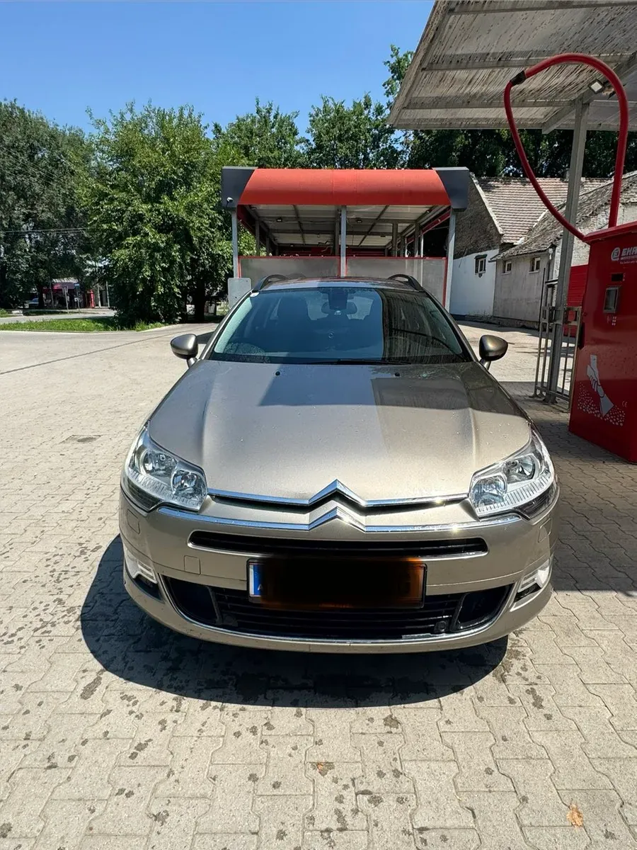Citroen C5 2011 photo 2