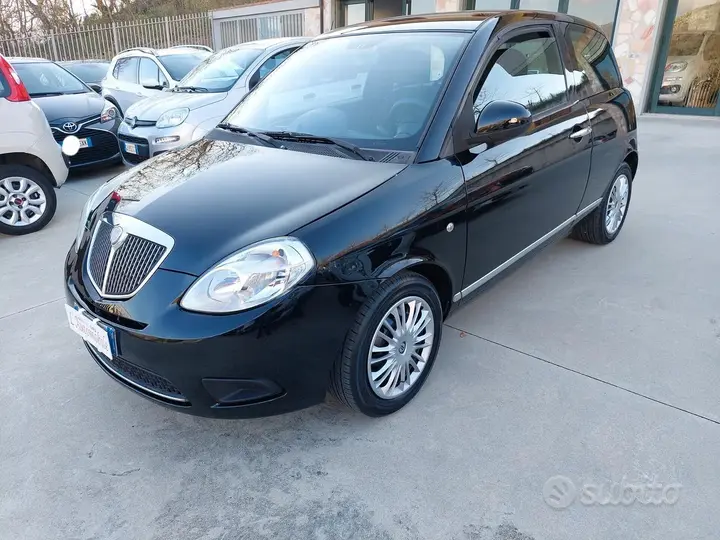 Lancia Ypsilon