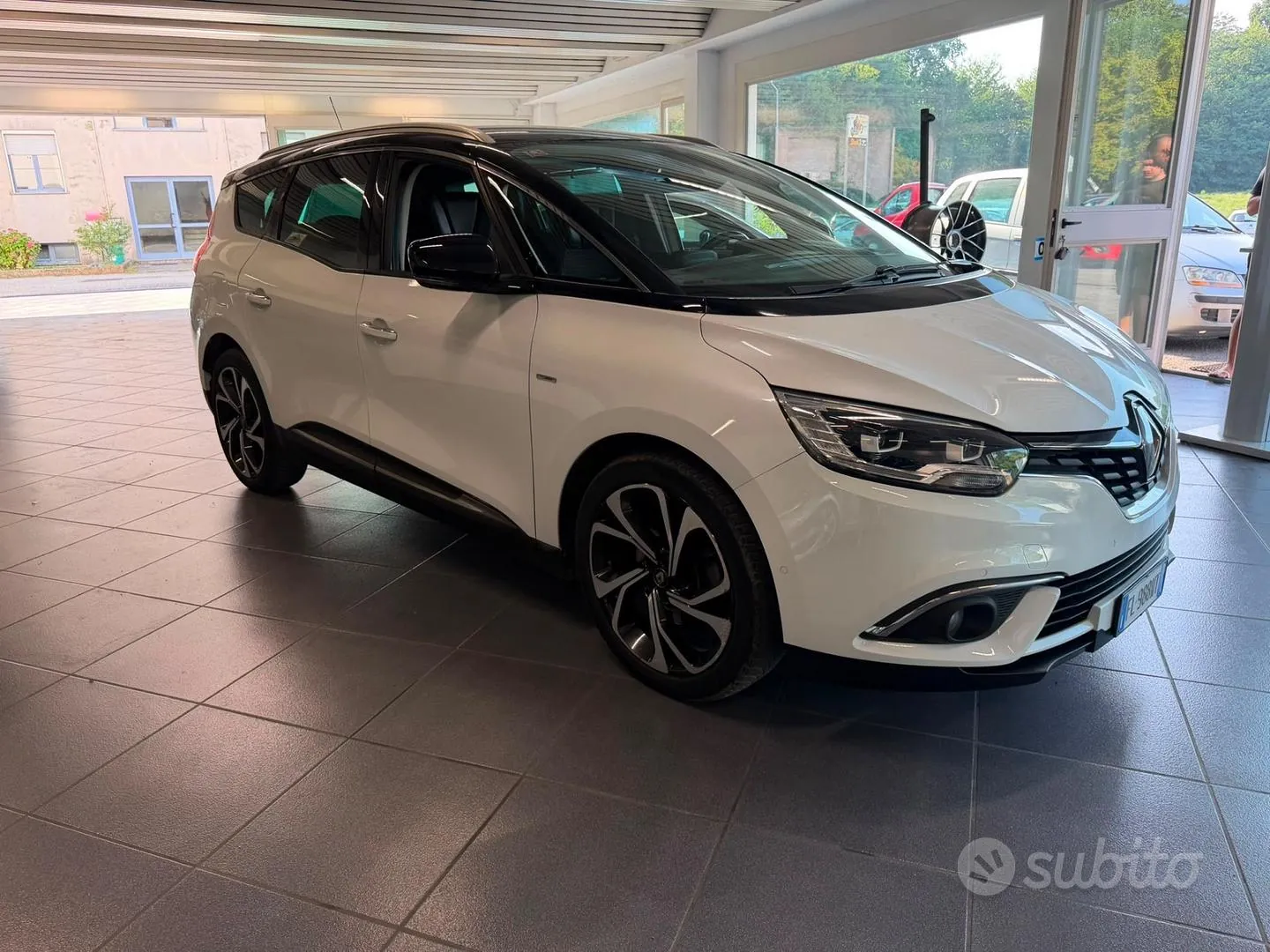 Renault Grand Scenic 2017 photo 3