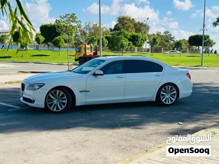 BMW 7 Series 2011 photo 3