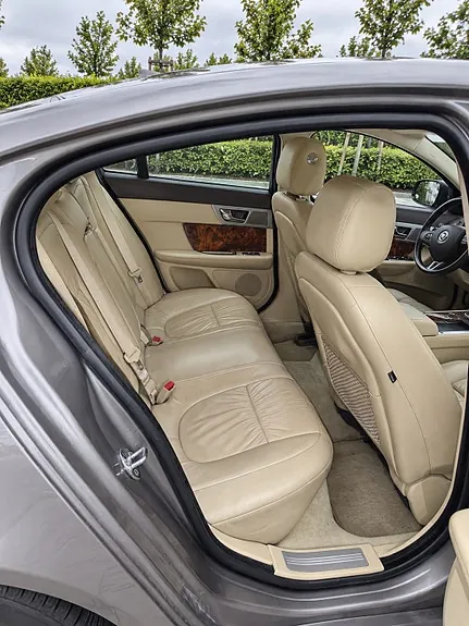 Jaguar Xf 2010 photo 5