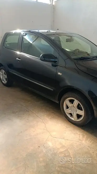 Volkswagen Fox 2005 photo 3