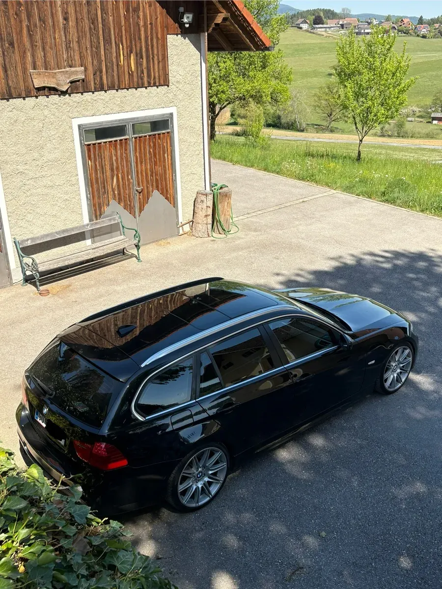 BMW 3 Series 2012 photo 2