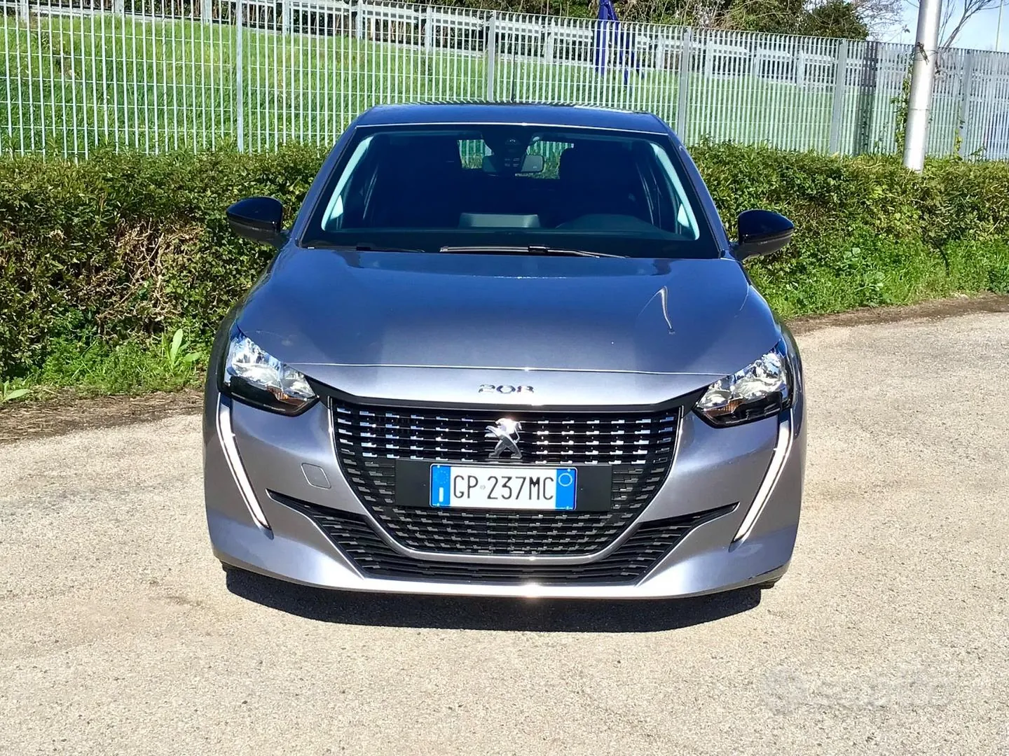 Peugeot 208 2023 photo 2